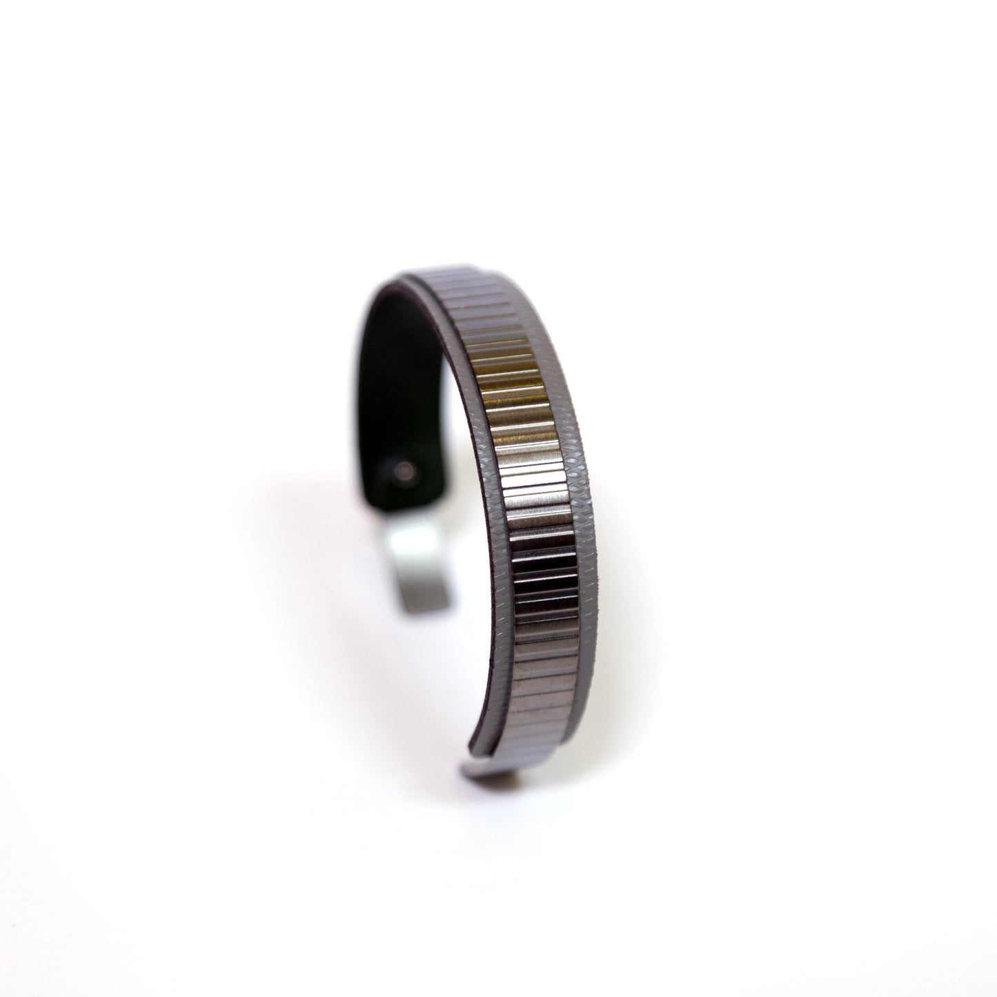 Men Bracelet Vertical Ruthenium Mat Leather Black Carbon