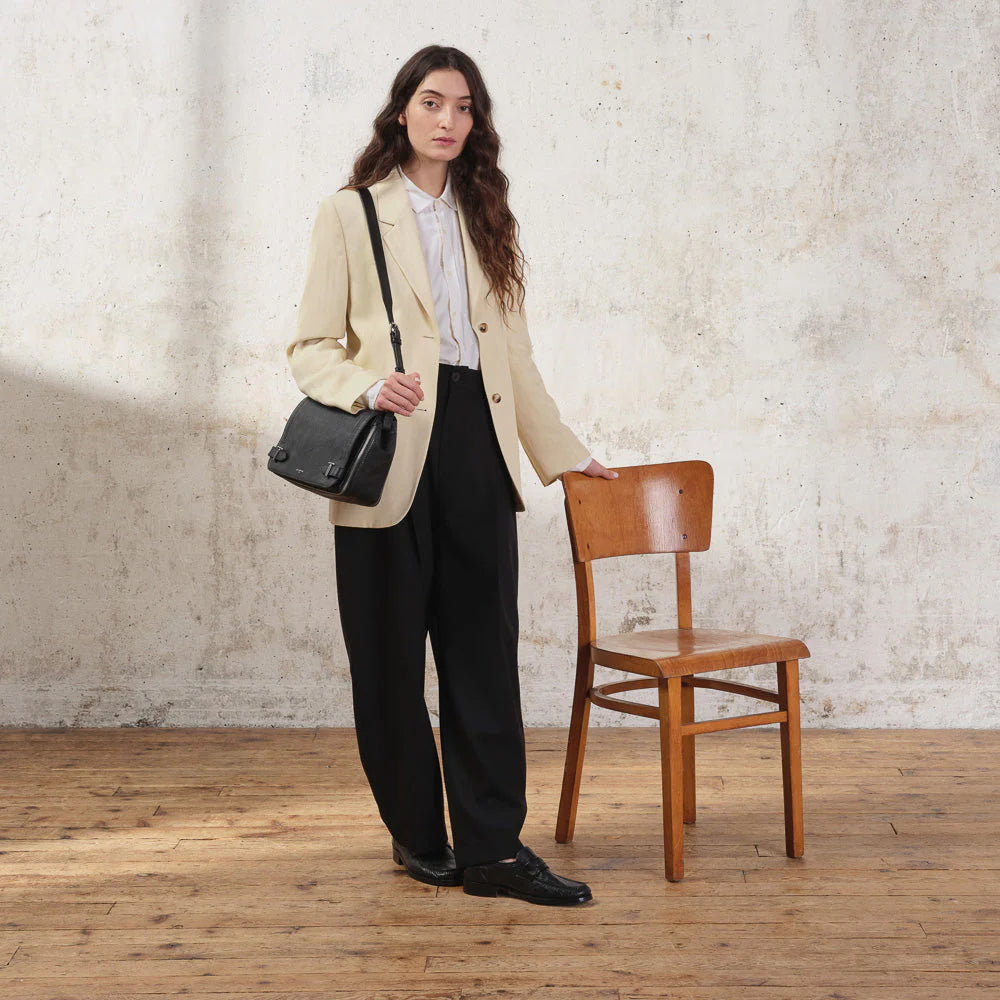 Simone Medium-Sized Bag With Crossbody Strap In Black Grained Leather