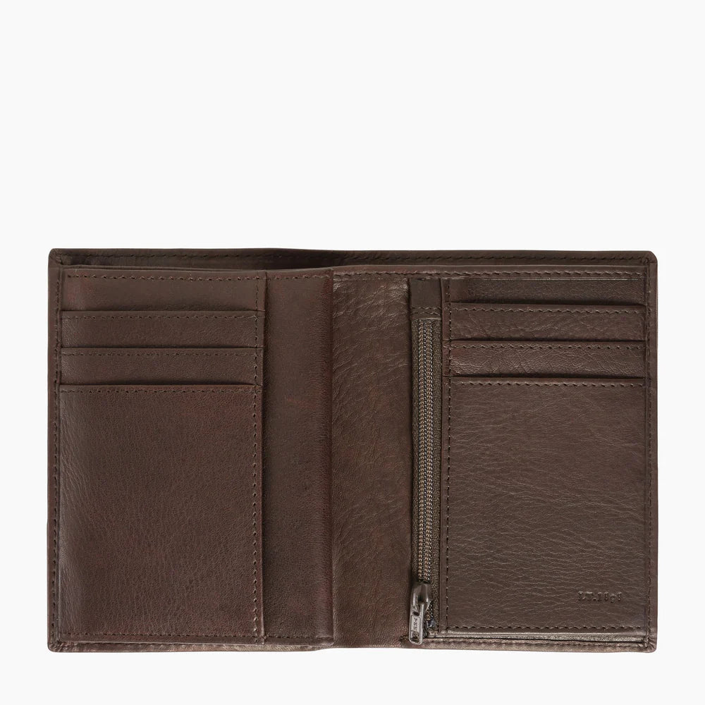 Gary Vertical Wallet With 3 Shutters In Oiled Brown Leather