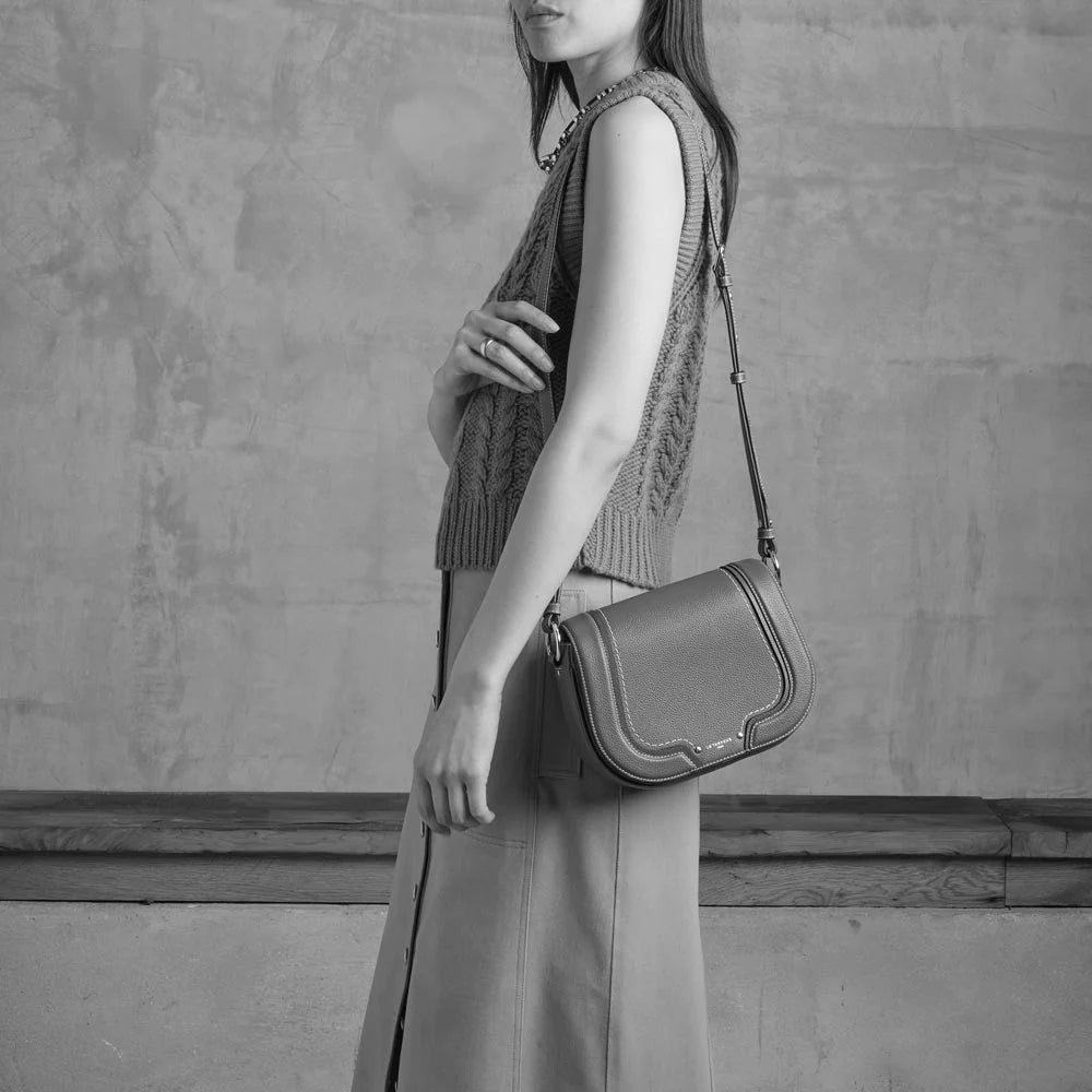 Ella Medium Crossbody Bag In Grained Leather - Black