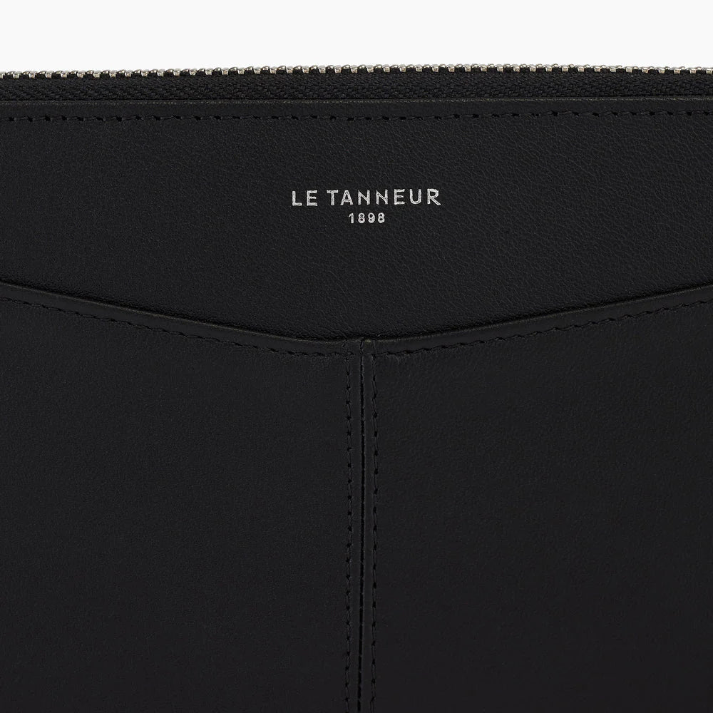 Charlotte Zipped Travel Companion With Flap In Black Smooth Leather