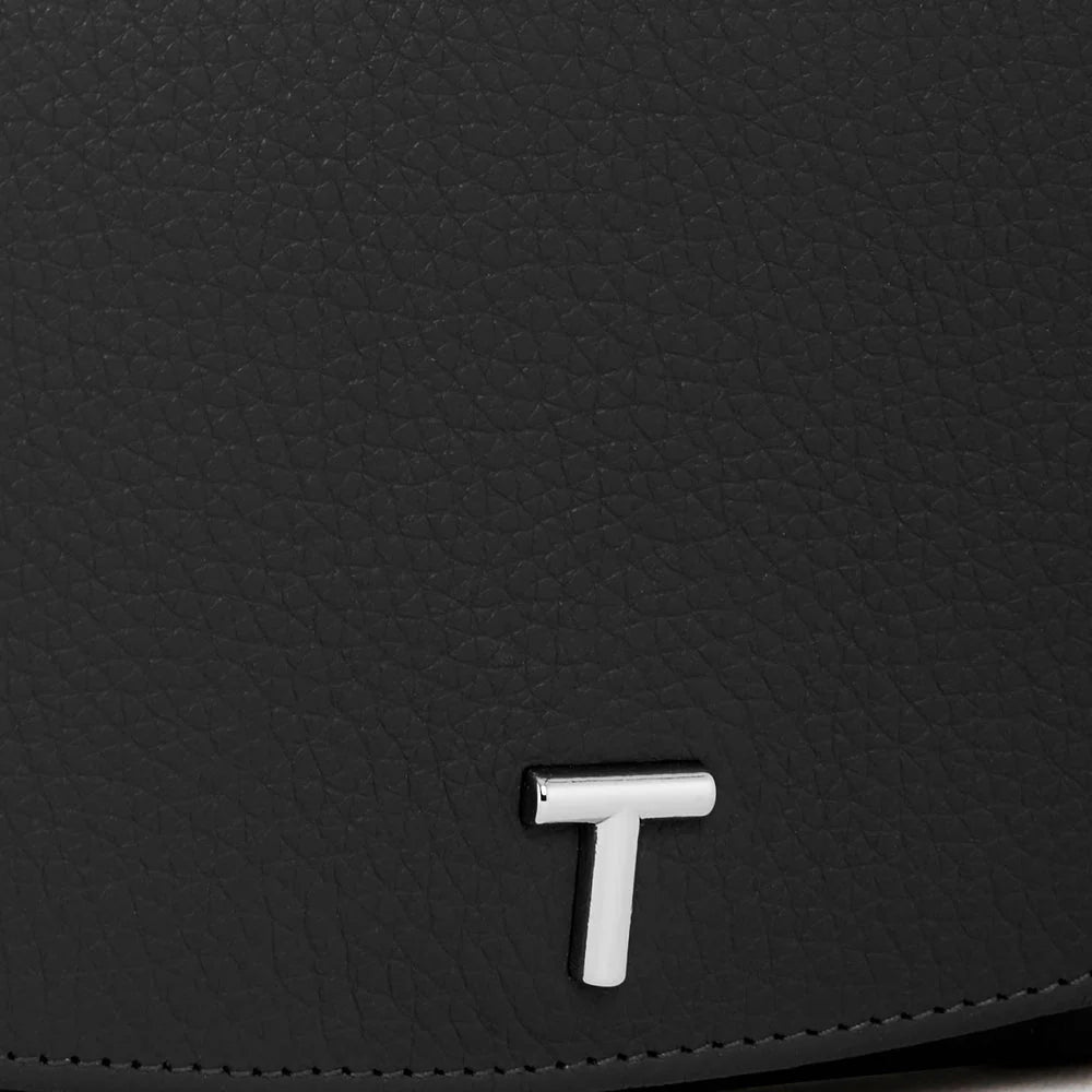 Romy Large Zipped Wallet In Black Grained Leather